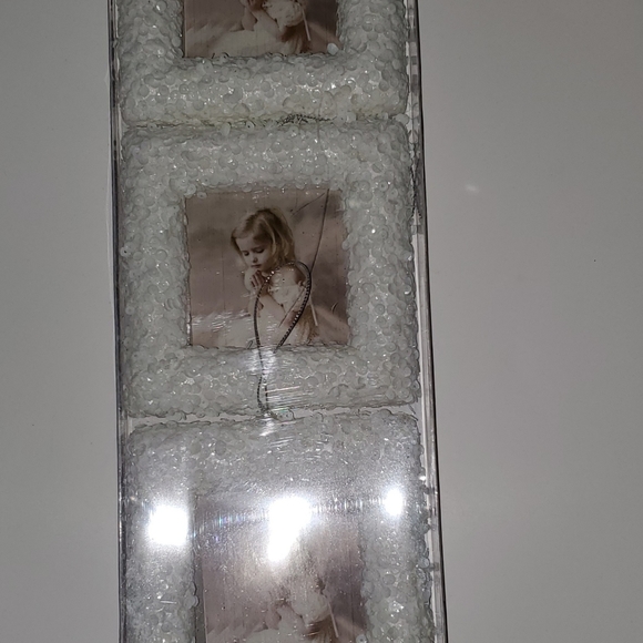 Ornaments - Picture 4 of 10